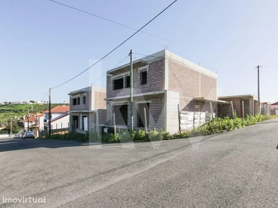 Casa para comprar em Camarate, Portugal