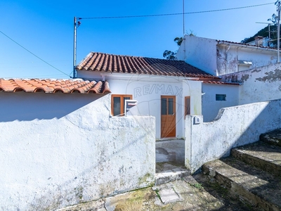 Casa para comprar em Santo Quintino, Portugal