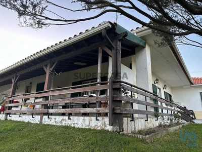 Moradia T4 à venda em Santa Maria, São Pedro e Sobral da Lagoa