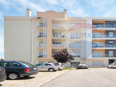 Apartamento T2 remodelado em Algueirão