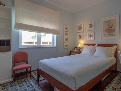 Espaçoso quarto para alugar, apartamento de 4 quartos, Oeiras, Lisboa
