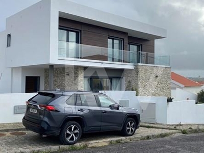 Modern T3 house with garage in Ericeira Fonte Boa da Brincosa