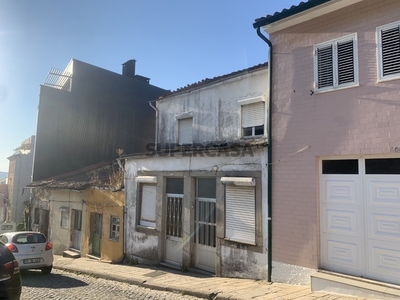 Moradia T3 Duplex à venda em Braga (Maximinos, Sé e Cividade)