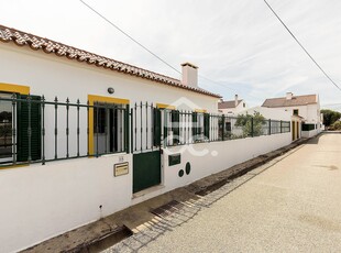 Moradia T3 Térrea com Quintal e Garagem | Canaviais (Évora)