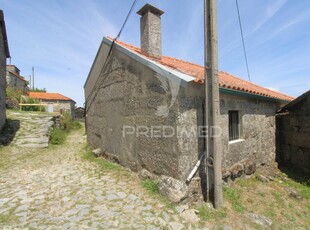Venda Conjunta de 3 casas antigas, Bezeguimbra, Valdreu, Vila Verde, Braga,