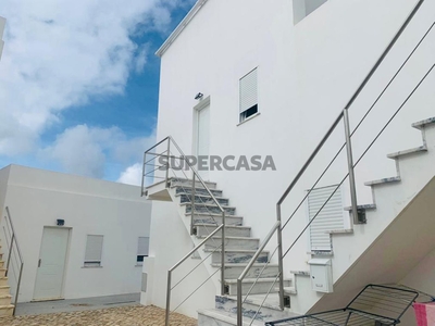 Duplex T1+1 à venda em Faro (Sé e São Pedro)