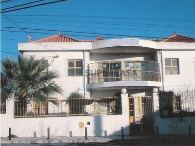 Moradia Isolada T6 Duplex à venda em Rio de Mouro