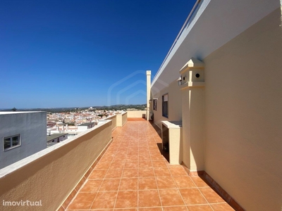 Apartamento T2 Penthouse no centro de Loulé, Algarve
