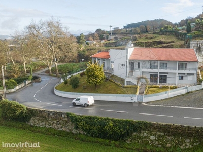 Fantástica Moradia T3 com terreno de construção - Guimarães - Costa