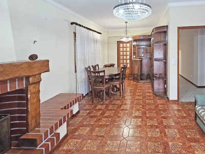 Apartamento T3 para arrendamento na Rua Quinta Bispo de Angola