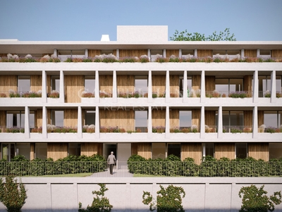 Apartamento T4 com varanda inserido em novo empreendimento premium nas Antas