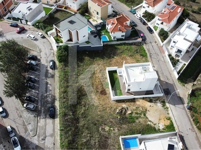 Lote de terreno em Oeiras - Porto Salvo | 340 m2 | Possibilidade de construir 255 m2