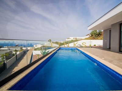 3 Bedroom Detached House With Pool In Prazeres, Calheta