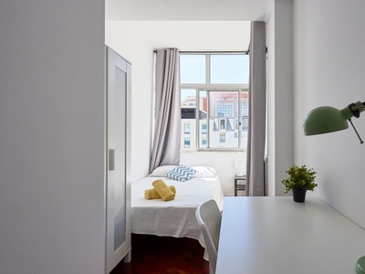 Aluga-se quartos em apartamento de 9 quartos em Lisboa