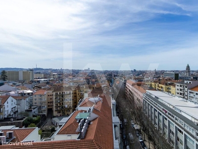 Penthouse Espaçosa Com Vista Panorâmica No Porto - Exclusividade Na Ru