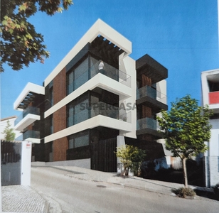 Apartamento T2 à venda em Santo António dos Olivais