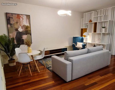 Apartamento estúdio em plena baixa do Porto para arrendamentos de média duração (1 a 6 meses)