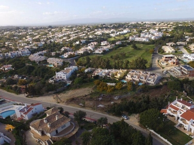Espantosa moradia contemporânea com piscina para venda em Carvoeiro, Algarve