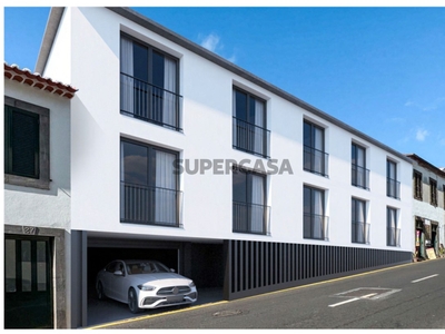 Apartamento T1 Duplex à venda na Rua Bela de São Tiago