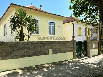 Moradia T4 para arrendamento na Avenida Vasco da Gama