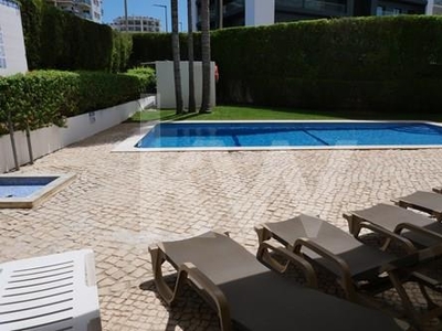 Bom Apartamento T2 com piscina e garagem em condomínio fechado, Portimão, Algarve