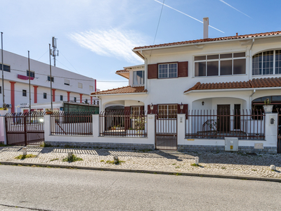 Moradia T4 em Vale Cavala - Charneca da Caparica, Almada