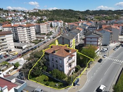 Prédio habitacional com varanda,jardim e terreno numa localização exceptional em Eiras - Coimbra