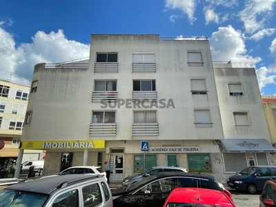 Apartamento T1 para arrendamento na Rua Pedro Álvares Cabral, Santa Iria de Azoia - São João da Talha - Bobadela (2695-753)