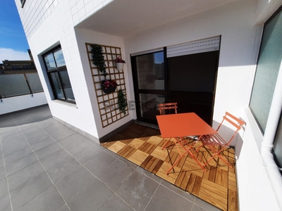 Apartamento T3 à venda na Rua Gonçalo Mendes da Maia