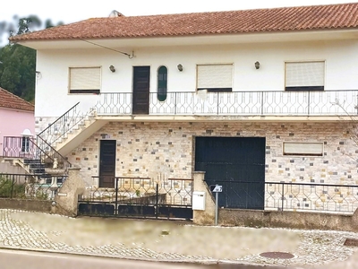 Casa tradicional T3 em Vilar de 178 m²