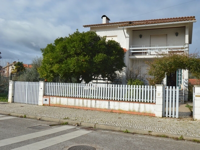 Casa tradicional T5 em Miranda do Corvo de 247 m²