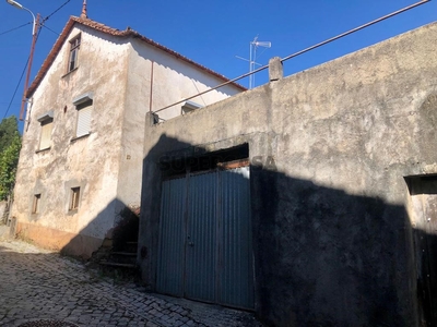 Moradia T3 Duplex à venda na Rua do Porto