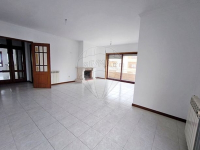 Apartamento T3 à venda em Canelas, Vila Nova de Gaia