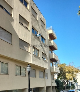 Apartamento T1 para arrendamento na Rua do Marechal Saldanha