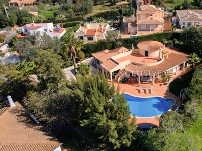 Carvoeiro 3 Bedroom Villa With Large Garage And Pool For Sale Near Golf Course And