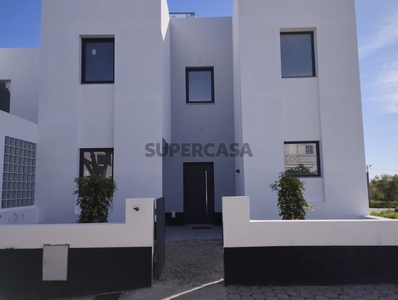 Moradia T2 Duplex à venda em Urbanização de Pêra