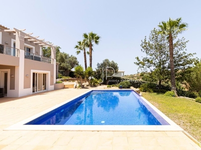 Wonderful 3 Bedroom Golf Property With Private Pool