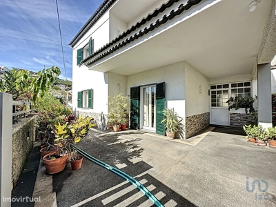 Casa T5 em Madeira de 180,00 m2