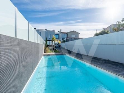 T4+1 SEMI-DETACHED HOUSE in Espinho with swimming pool and stunning sea views