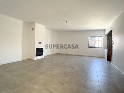 Apartamento T1 à venda na Rua Fonte do Ortezim