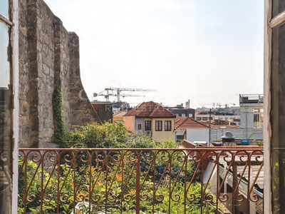 Apartamento T1 com varanda na Baixa do Porto