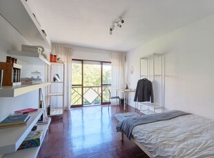 Aluga-se quarto em apartamento T2 em Telheiras, Lisboa