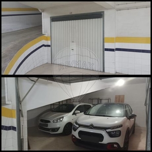 Garagem à venda em Almada, Cova da Piedade, Pragal e Cacilhas, Almada