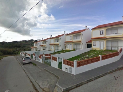 Moradia em Banda T3 em Juncal, Porto de mós - Leiria