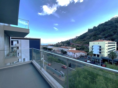 Apartamento T3 - MOBILADO - para Arrendar - Santa Cruz, Madeira