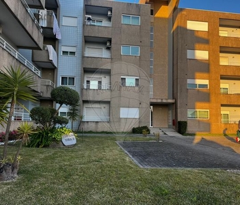 Apartamento T2 à venda em Vermoim, Vila Nova de Famalicão