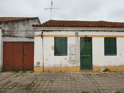 Moradia T3 à venda em Abrantes (São Vicente e São João) e Alferrarede, Abrantes