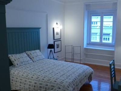Quarto em apartamento com 6 quartos nas Avenidas Novas, Lisboa