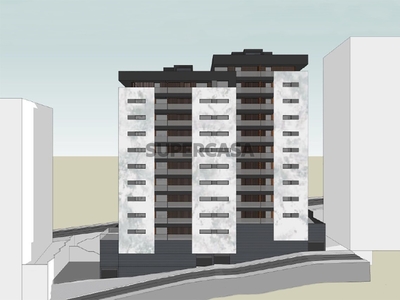 Apartamento T3 Duplex à venda na Rua António Jardim