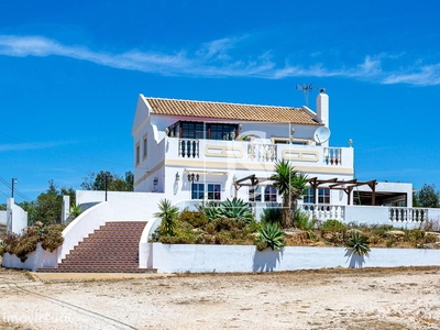 Moradia Térrea T3 a 100 metros da praia em Vila Chã, Portugal